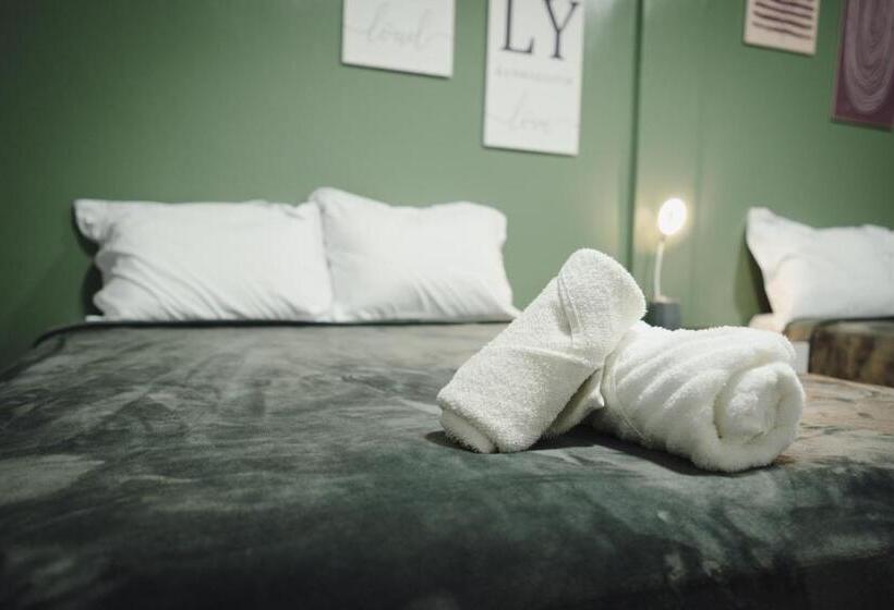 اتاق استاندارد با چشم‌انداز استخر, ágape