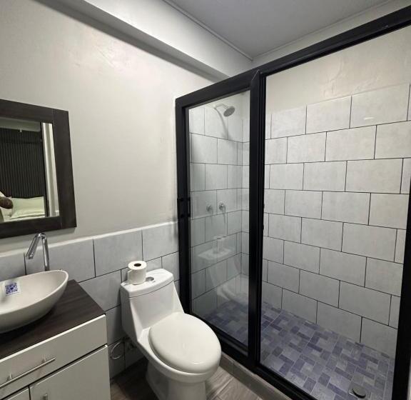 سوئیت جونیور با چشم‌انداز باغ, ágape