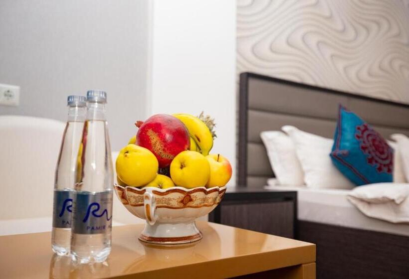 اتاق لوکس, Vatan Dushanbe