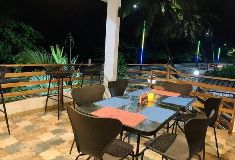 استودیو استاندارد با بالکن, Namaste Hotel & Restaurant