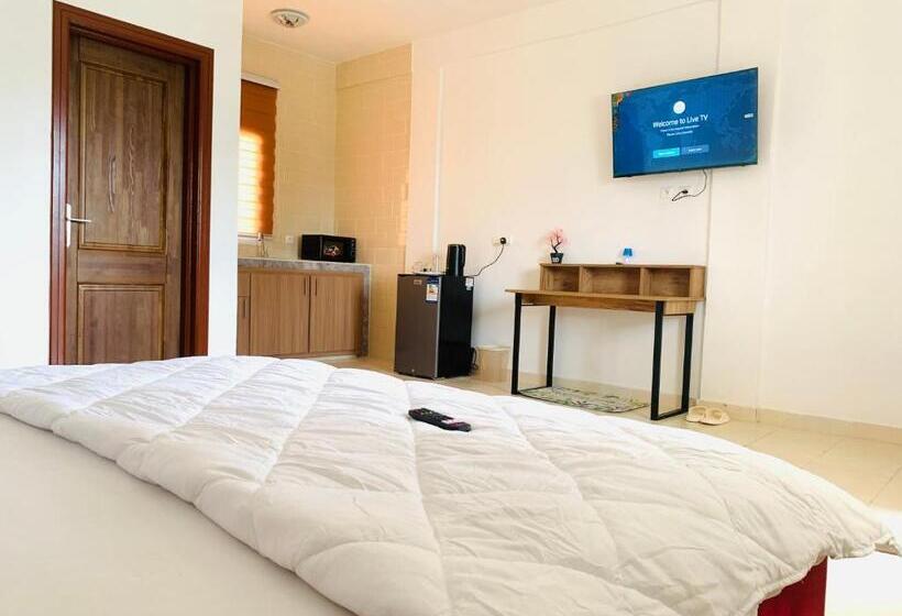 استودیوی لوکس, Namaste Hotel & Restaurant