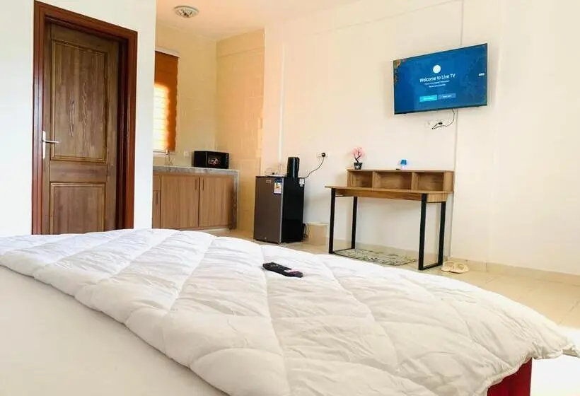 استودیوی لوکس, Namaste Hotel & Restaurant