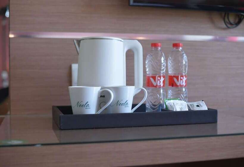 غرفة ديلوكس, Noola Hotel Cilacap