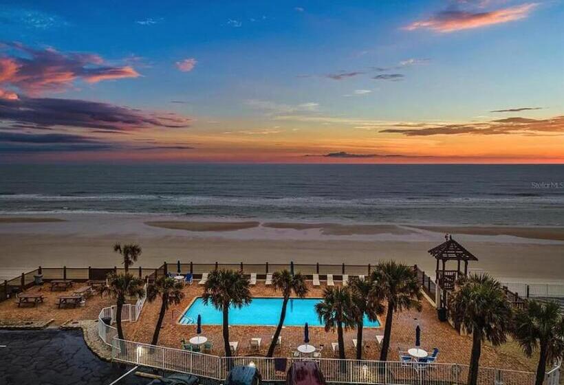 דירת חדר, Ocean Front Condo Daytona Beach!