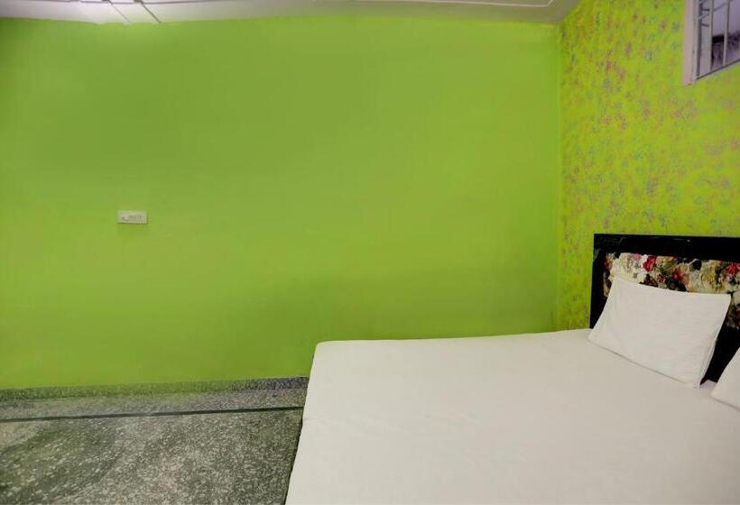 חדר סטנדרט, Oyo Hotel Gayatri Palace