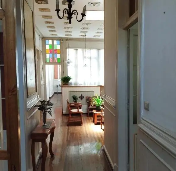 اتاق لوکس, Hostal Tulio Porteño