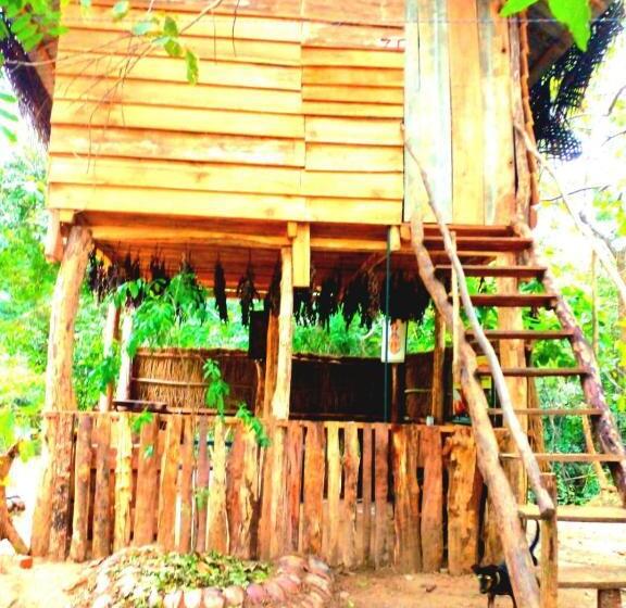اتاق استاندارد با چشم‌انداز دریاچه, Habarana City Hostel