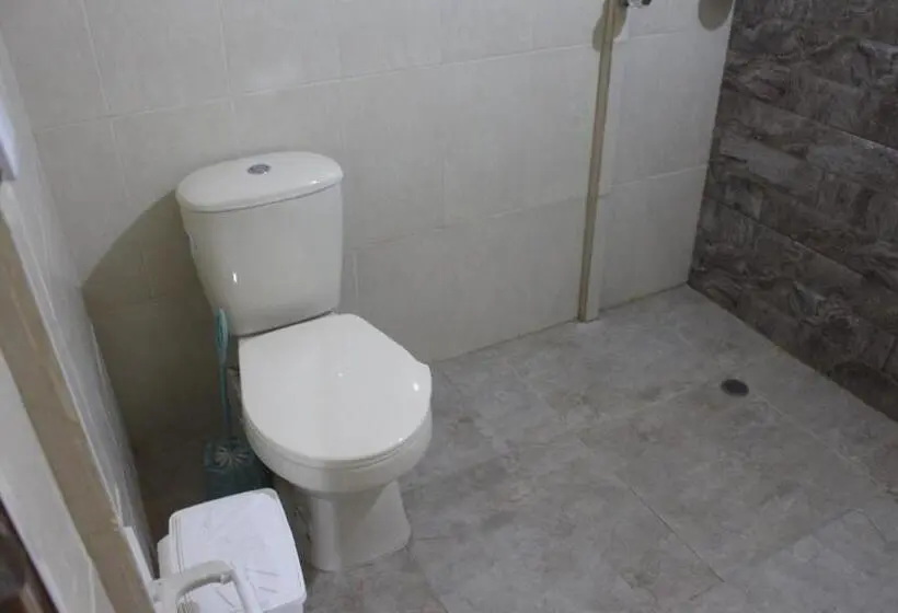 スタンダード4人部屋, Hostal Beshalom