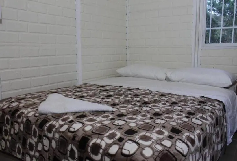 スタンダード4人部屋, Hostal Beshalom