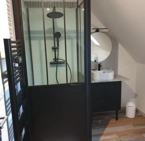 庭の見える1ベッドルームアパートメント, La Casa D Augy Logement Du Rez De Jardin