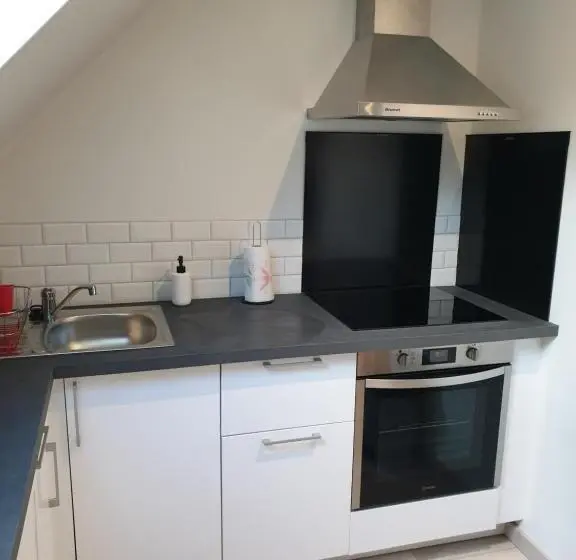 庭の見える1ベッドルームアパートメント, La Casa D Augy Logement Du Rez De Jardin