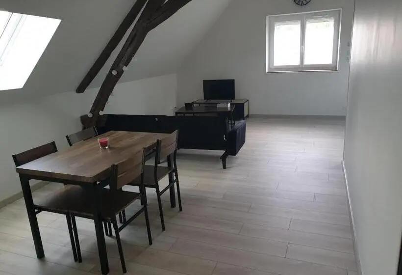 庭の見える1ベッドルームアパートメント, La Casa D Augy Logement Du Rez De Jardin