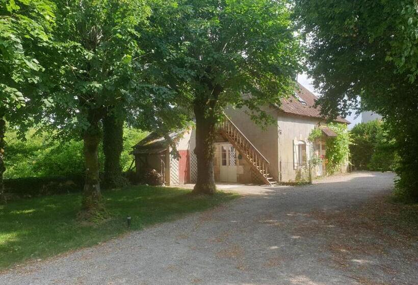 庭の見える１ベッドルームアパートメント, La Casa D Augy Logement Du Rez De Jardin