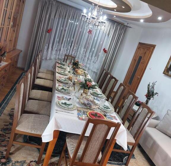 غرفة بريميوم رباعية, Pensiunea Adela