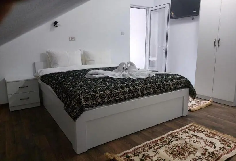 اتاق سوپریور سه تخته, Pensiunea Adela