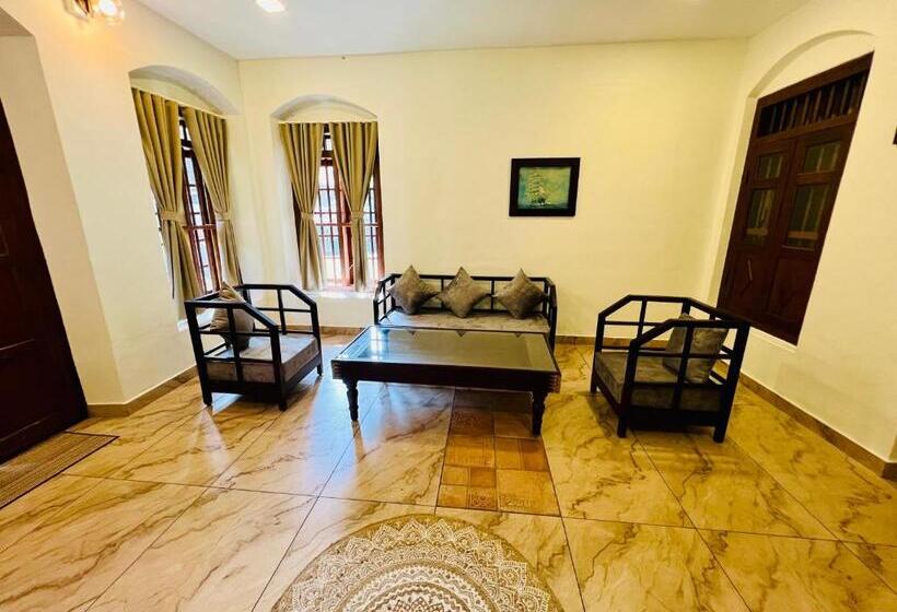 발코니가 있는 스위트, Nature Sanctuary Urumbi Hills