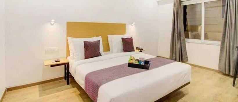 Quarto Triplo Basic, Mangal Residency Rooftop Pool