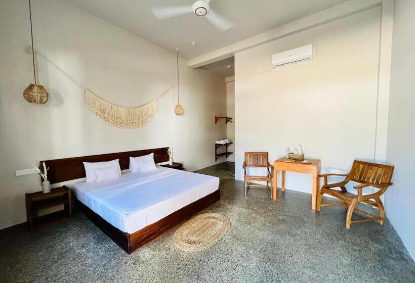 스탠다드 룸, Triton Dondra