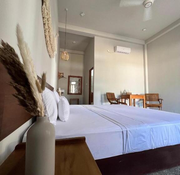 스탠다드 룸, Triton Dondra