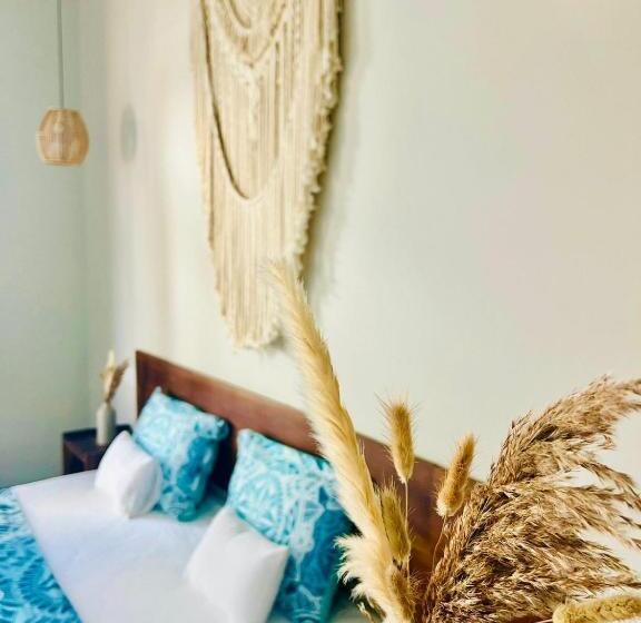 스탠다드 룸, Triton Dondra