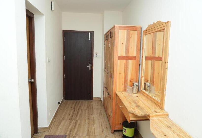 ガーデンビュースタンダードルーム, Vetrivel International By Brown Tree Resorts