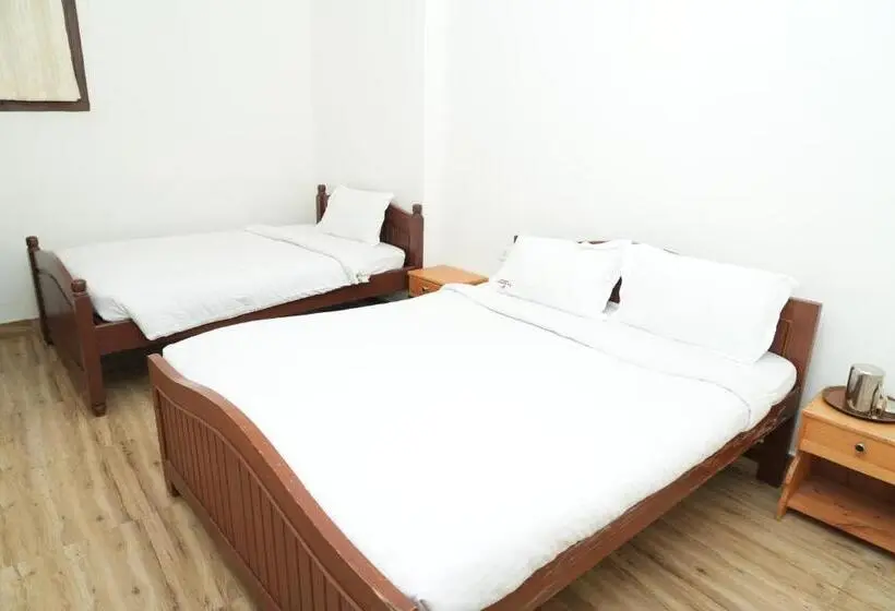 اتاق اجرایی سه نفره, Vetrivel International By Brown Tree Resorts