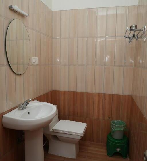 Трехместный Президентский, Vetrivel International By Brown Tree Resorts