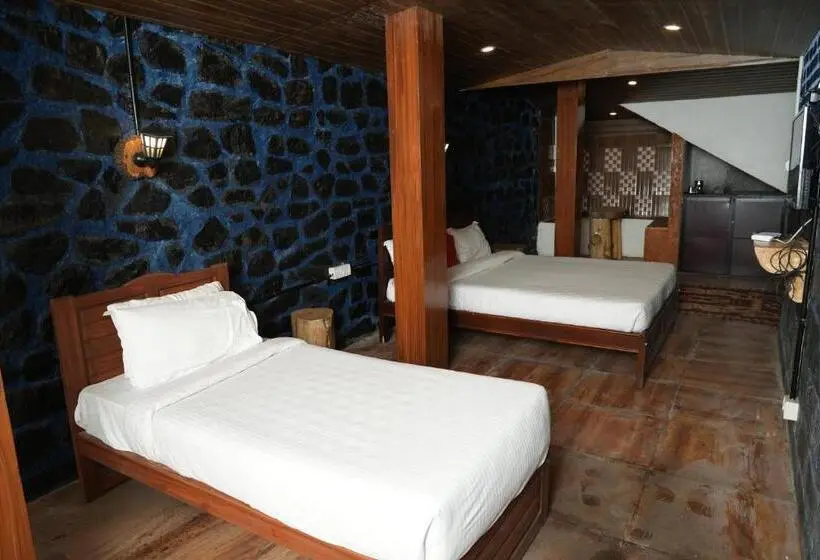 اتاق کلاسیک سه تخته, Vetrivel International By Brown Tree Resorts