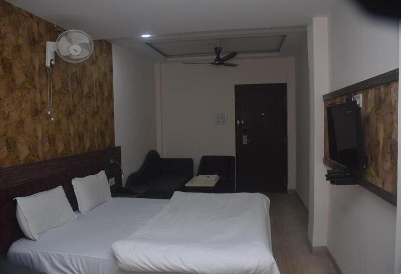 Номер Deluxe, Prashant Hotel Indore