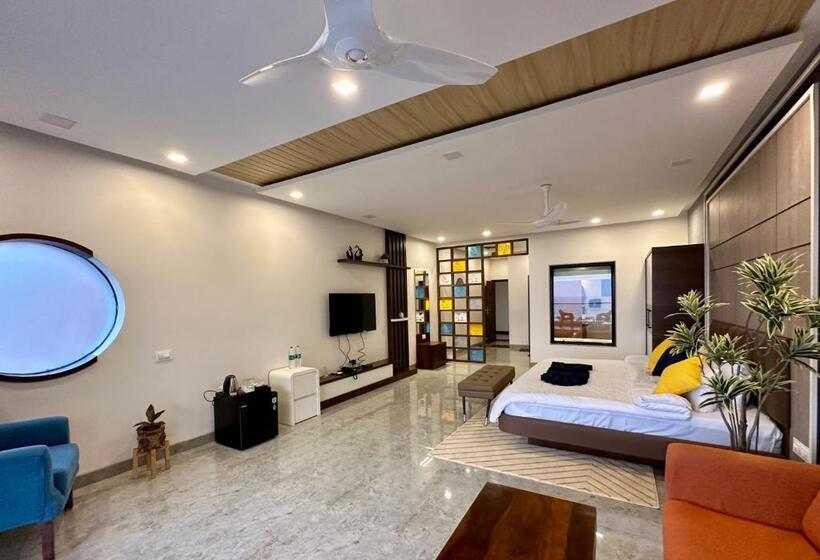 جناح سرير كينج, Aqualina