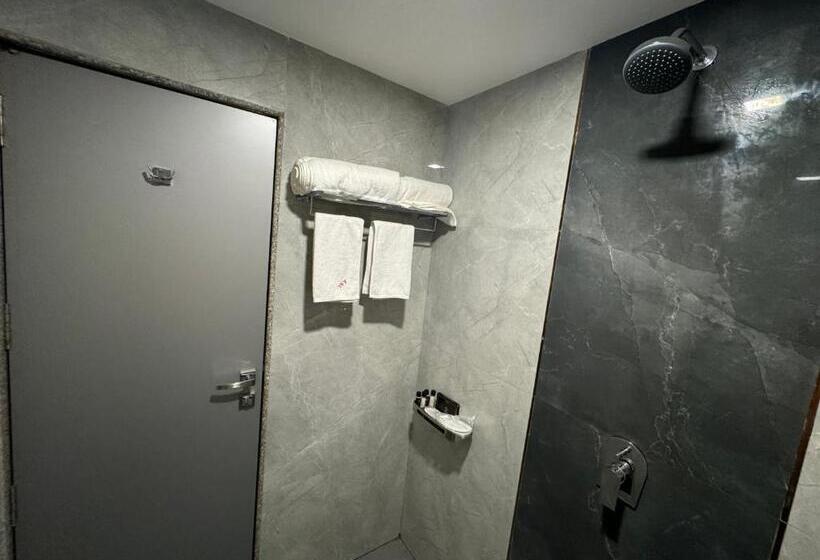 غرفة كومفورت ثلاثية, Aqualina