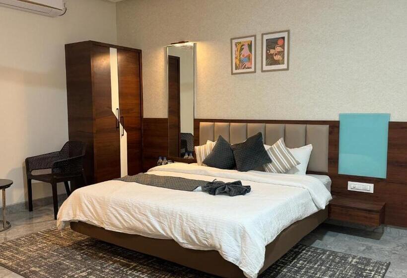 غرفة ديلوكس, Aqualina