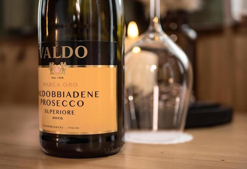 غرفة قياسية مزوَّدة بشُرفة, Aura Bed & Breakfast