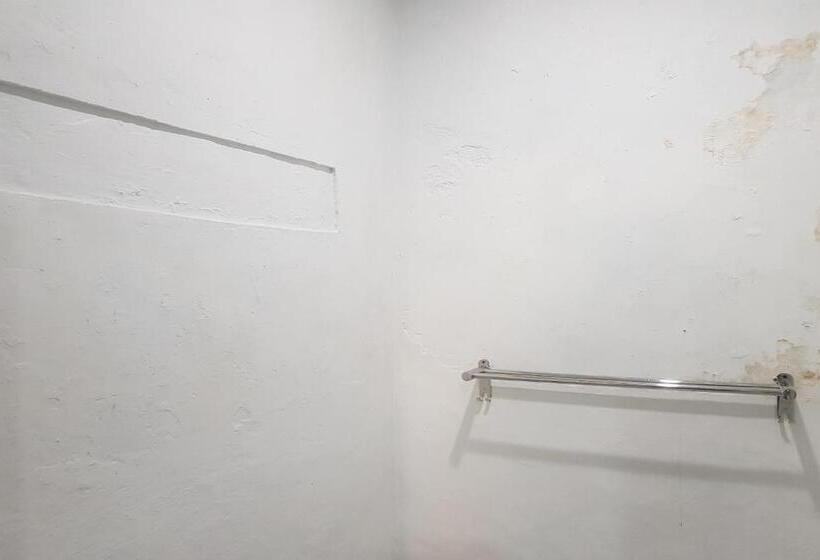 带大床的标准间, Oyo 93493 Wira Residensia Syariah