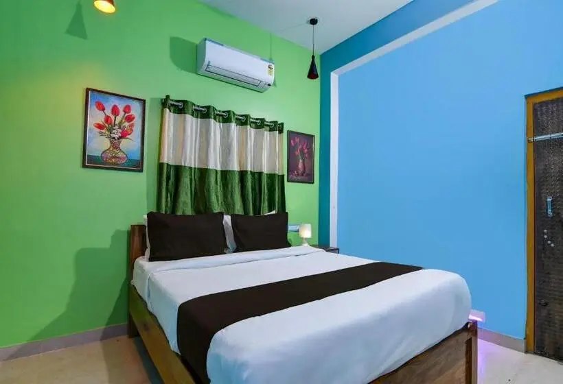 Classic Kolmen Hengen Huone, Oyo Blue Valley