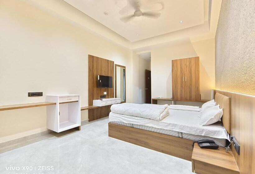 جناح, The Grand Khodiyar