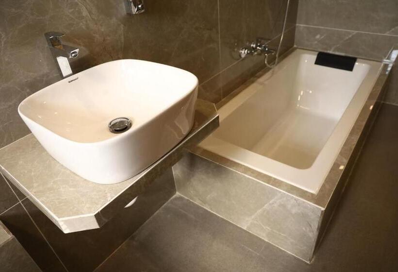 带大床的高级房间, Yuvika Residency