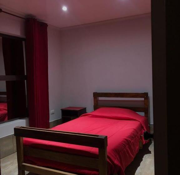 اتاق استاندارد یک نفره, Hostal Riposo