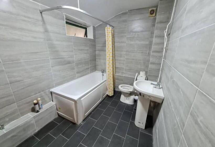 标准三人间, London E2 Rooms