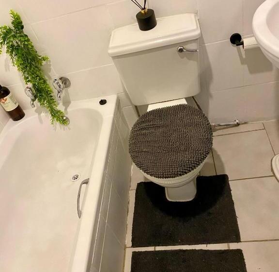 اتاق استاندارد با بالکن, Peaceful Suburban Utopia