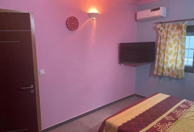 Quarto Estandar Cama King, The Landing Lodge Abidjan