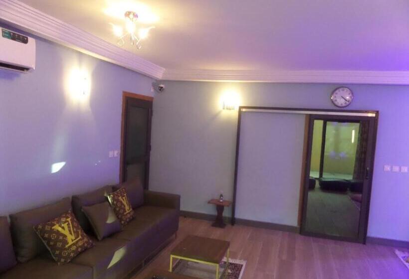 Quarto Estandar, The Landing Lodge Abidjan