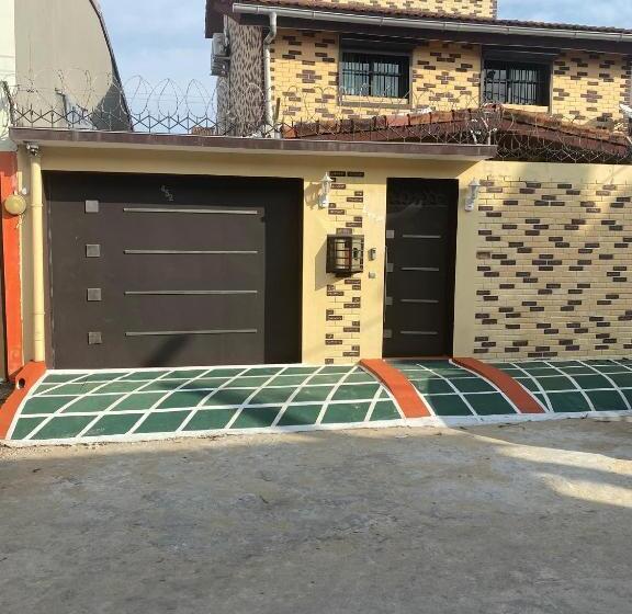 Quarto Estandar, The Landing Lodge Abidjan