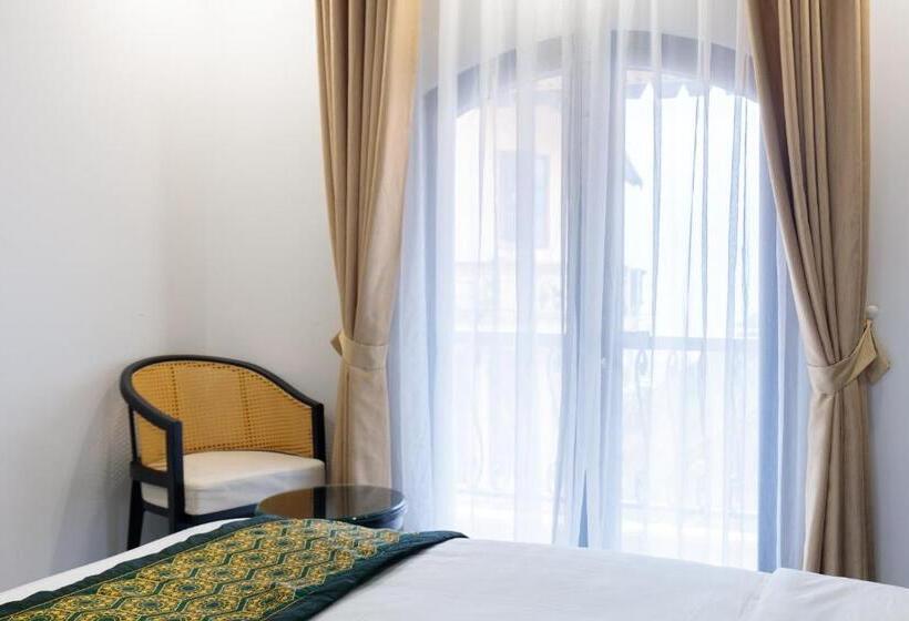 اتاق لوکس با تخت بزرگ, Babeeni Family Hotel Sapa