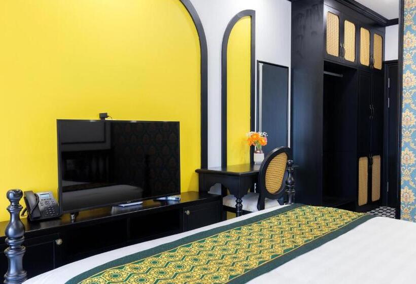 اتاق لوکس با تخت بزرگ, Babeeni Family Hotel Sapa