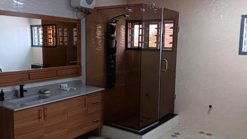 سوییت خانوادگی, Ed&dre Luxuria