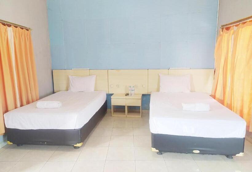 Standard Szoba, Reddoorz At Deamartaloka Colomadu Solo