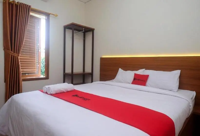 Quarto standard, Reddoorz @ Gentan Raya