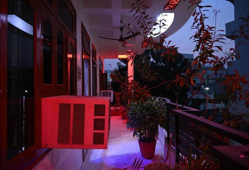 غرفة ديلوكس, The Kashi Inn