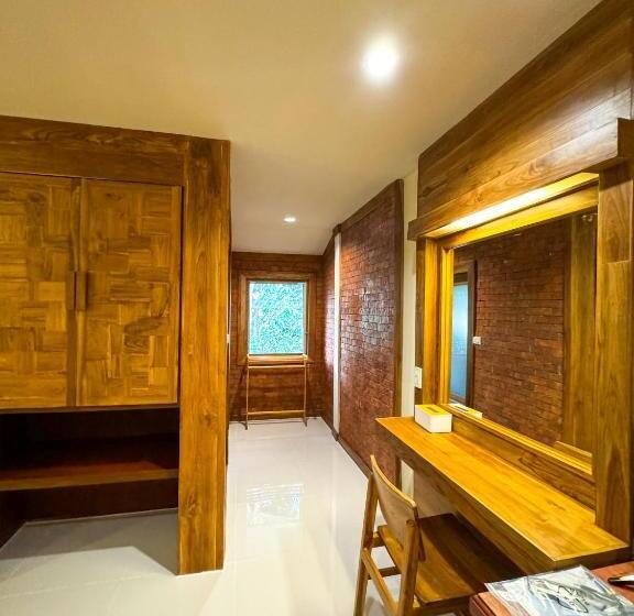 エコノミールーム, U Olive